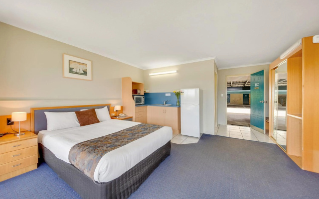 Gladstone Palms Motor Inn – Guest Rooms – West Gladstone