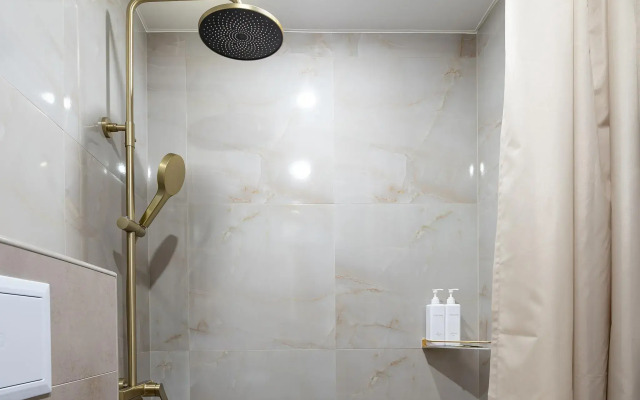 Sandro Palace na Lesnoy (Sandro Pelas)