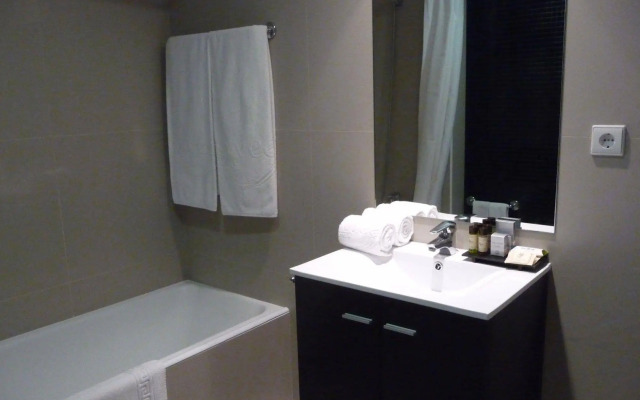 Malibu Foz Hotel - La Maison Younan