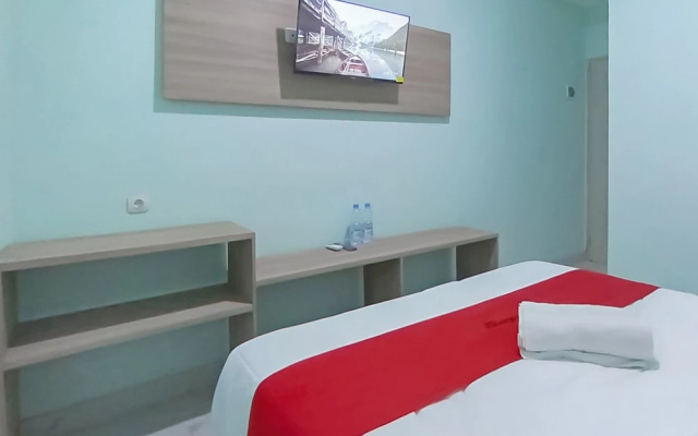 RedDoorz @ Diamond Inn Stasiun Pekalongan – Guest Rooms – Pekalongan