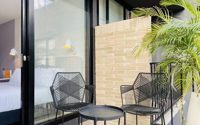 Muttuo by Wynwood House