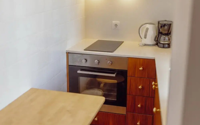 Downtown Modern Studio With Terrace