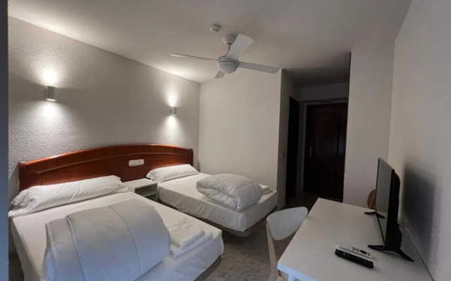 Hostal La Embajada
