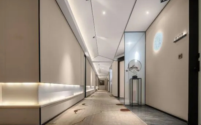 Moshang Light House Hotel (Zhengzhou South China City Longhu Jinyicheng Shopping Center) — фото 3