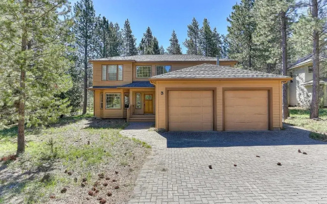 3 Mt. Baker-AC-Hot Tub-4BR/3BA