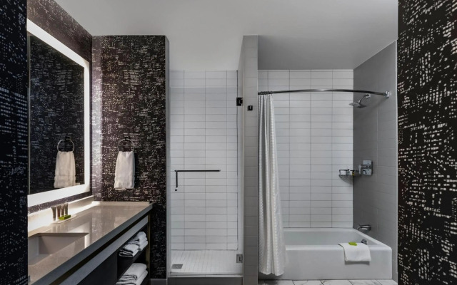 Le Meridien Houston Downtown