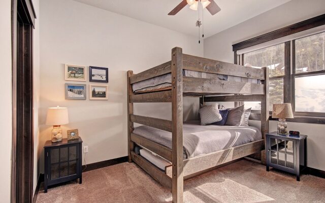 78 Alders Townhouse with Heated Garage by RedAwning