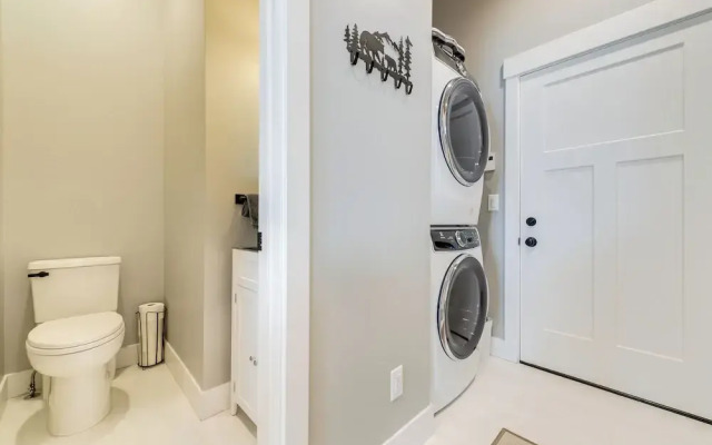 12 Mi to Grand Targhee Resort: Modern Driggs Home