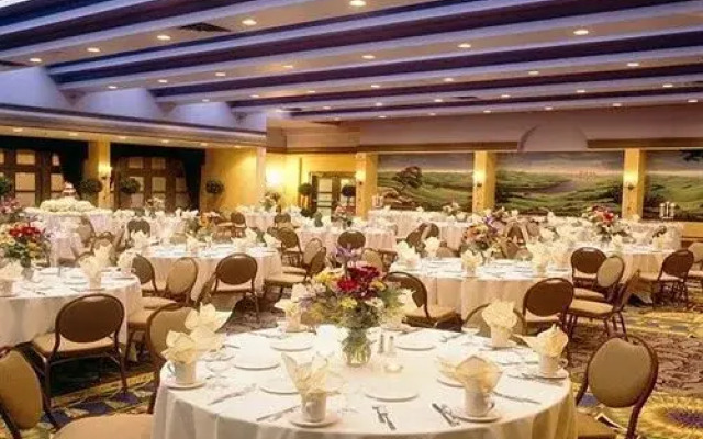 Holiday Inn Pittsburgh Airport