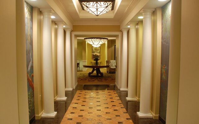 Riverside Hotel
