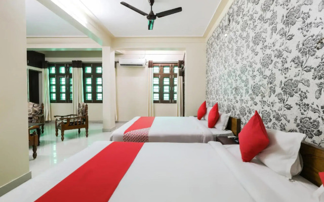 Hotel Girnar