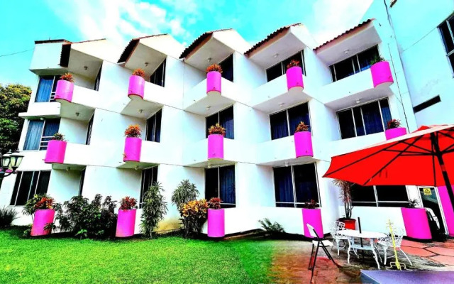 Hotel Hacienda Del Rio