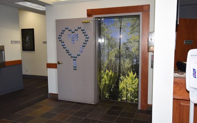 Wood River Inn & Suites