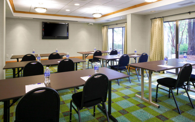 Holiday Inn Express & Suites Atlanta Buckhead by IHG