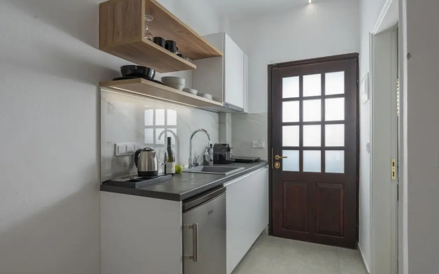 Eleon Suites & Apartments