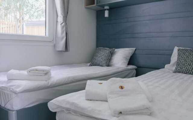 Roman - Mobile Homes With Pool - H1 Mobile Home 1