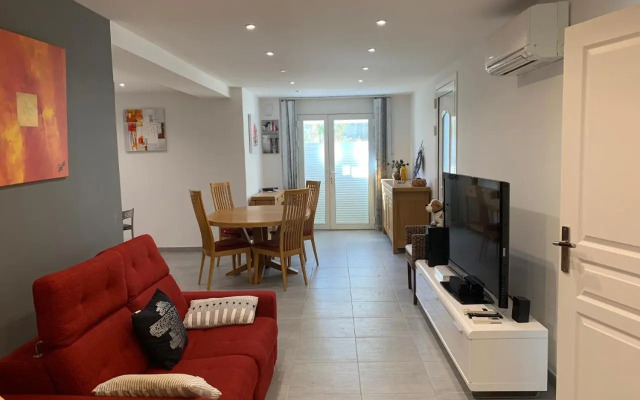 meublé au calme à 1 minute de la plage