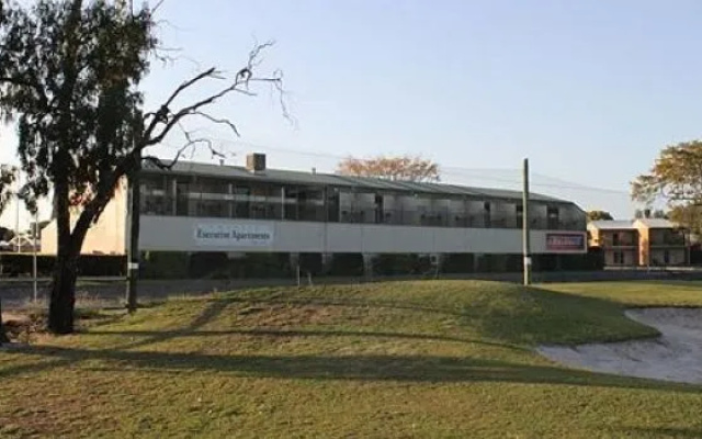 Emerald Executive Apartments – Outside – Emerald