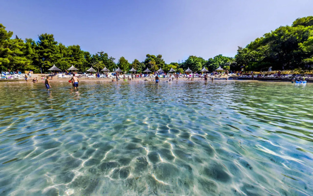 Pine Beach Pakostane - All Inclusive light