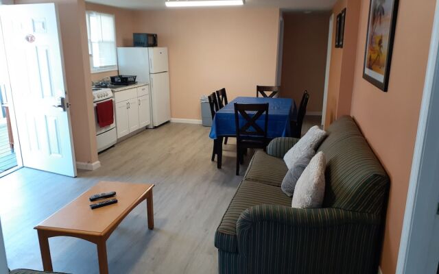 Atlantic Breeze Motel & Apartments