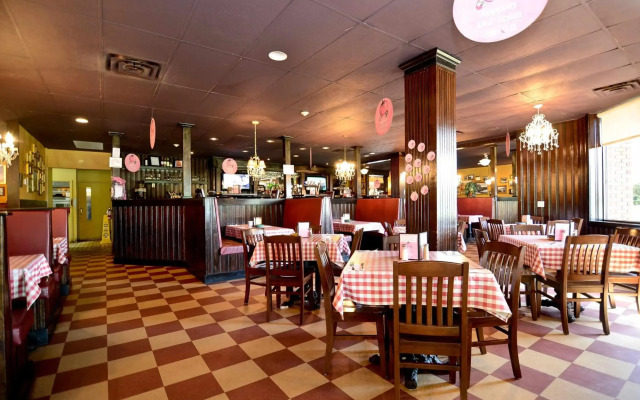 Ramada by Wyndham Arnprior