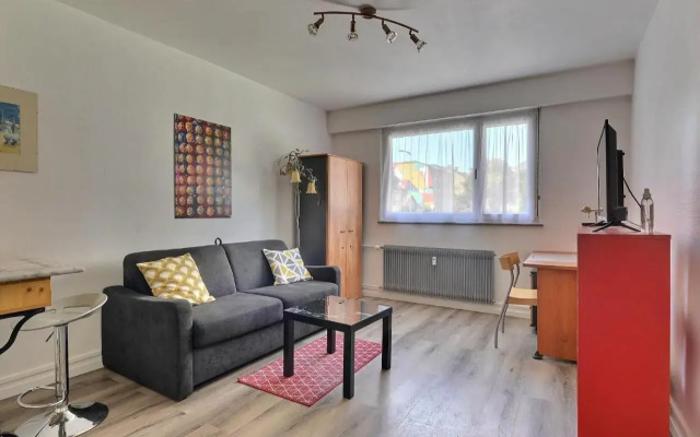 "Urbaine Budget" Studio calme avec Parking