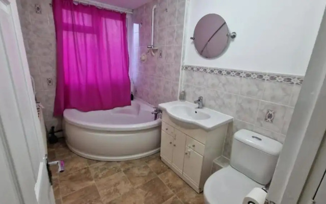 SnoozeDen Chalvey – Free Parking, Near M4 J6