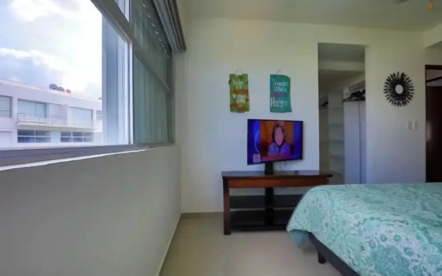 Spacious Condo with Gym & Pool Cancun