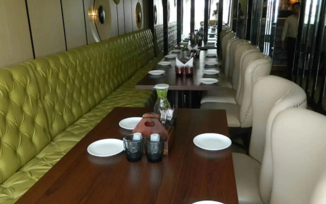 Hotel Suyash Palace