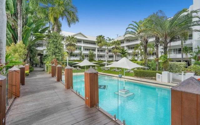 Poolside Apt In Alamanda Beachfront Resort 55