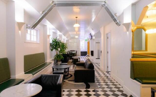 Vantaggio Suites Abigail