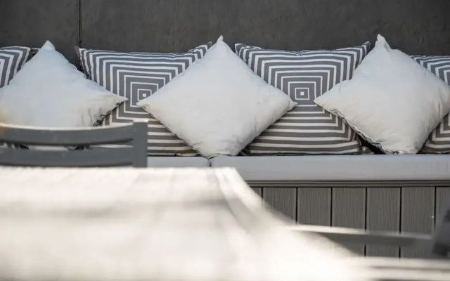 Uptown Retreat
