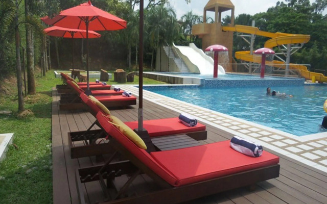 M Suites Hotel