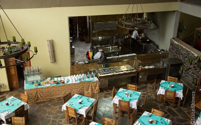 Weru Weru River Lodge