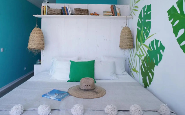 Chill In Ericeira Surf House
