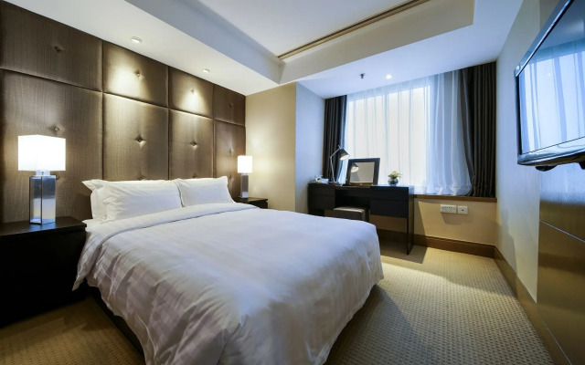 Jingguang Center Apartment Hotel