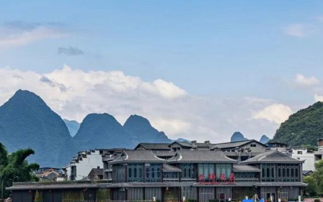 Guilin Crystal Crescent Moon Hotel