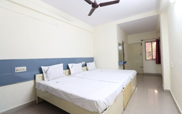 Spot On 37711 Vishwas Delux Lodge