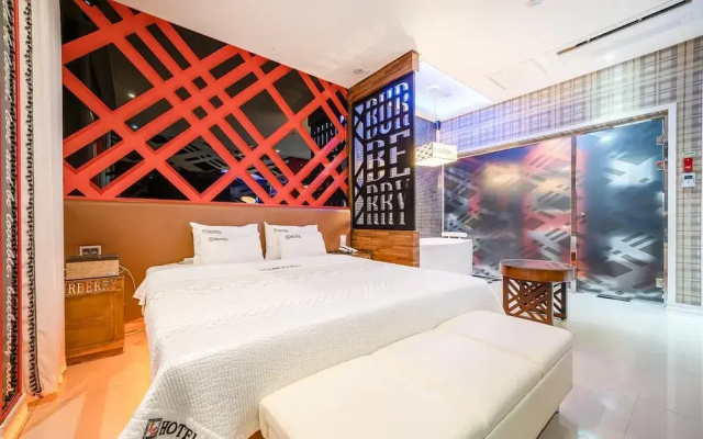 Tongyeong Myeongpum Self Check-in Motel(통영 명품 무인텔)