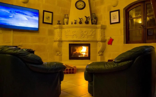 Villayana Gozitan Farmhouse with pool