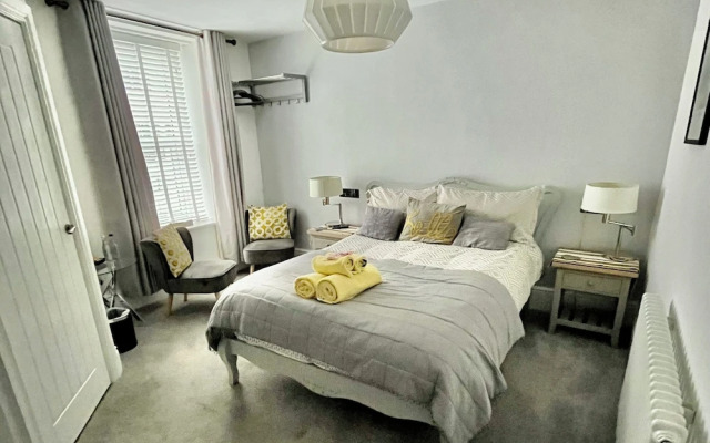 Lazy Waves Boutique B&B