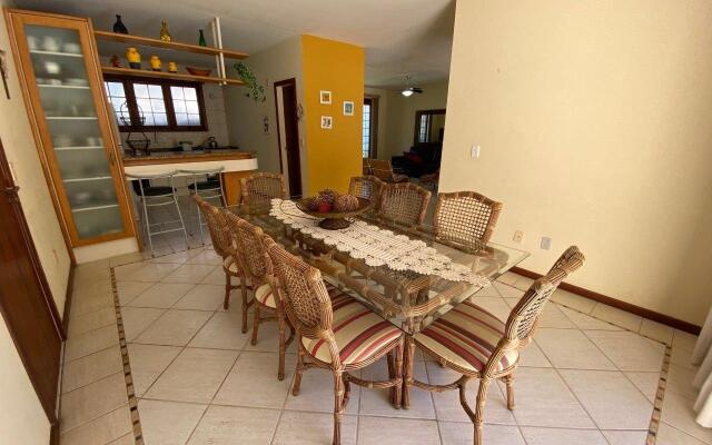 Casa 3 Dormitórios Jurere Internacional