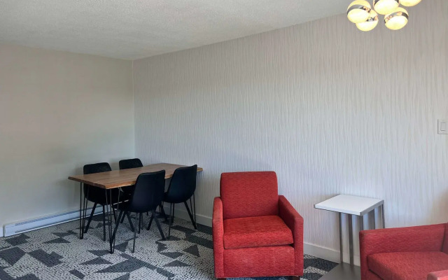 The Vic, an Ascend Collection Hotel