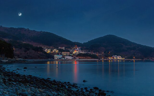Geoje Beach Love Pension