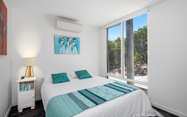 Pole House Beach Retreat Ocean Views