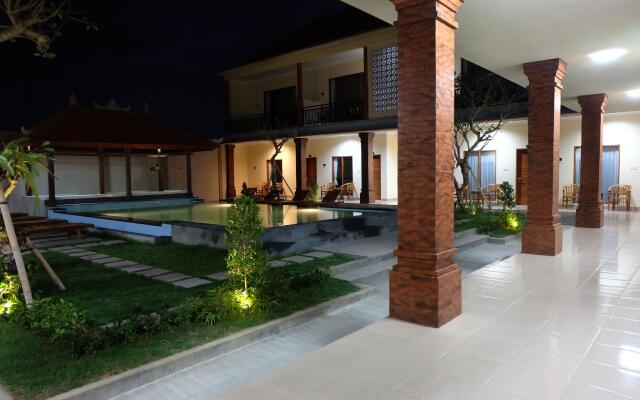 Tom's Inn Pecatu