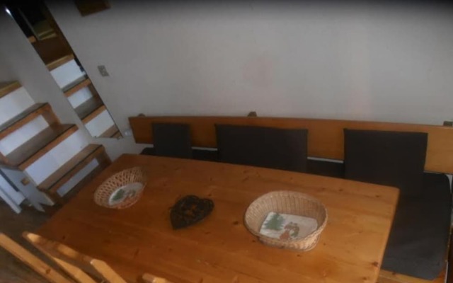 Studio in Bourg-Saint-Maurice, with Wonderful Mountain View, Pool Access, Furnished Balcony