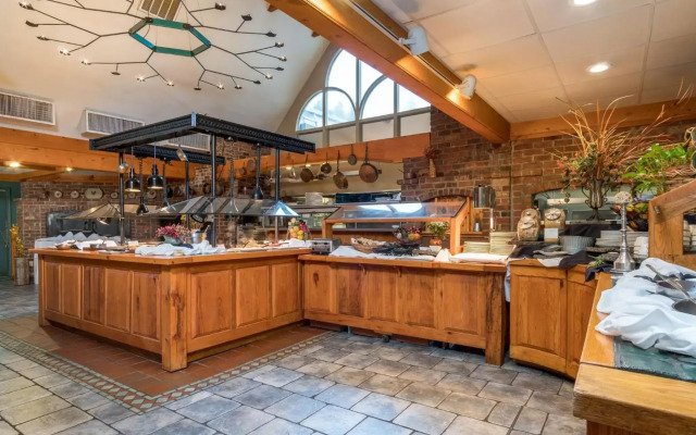 Highland Lake Inn & Resort