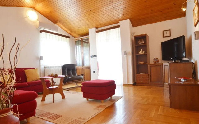 Green Oasis Family Getaway