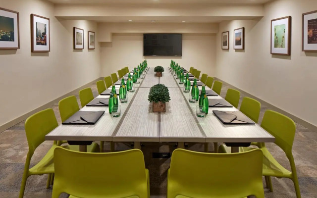 Country Inn & Suites By Carlson Calabasas